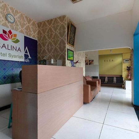 Spot On 2425 Salina Hotel Syariah Sidoarjo Exterior foto