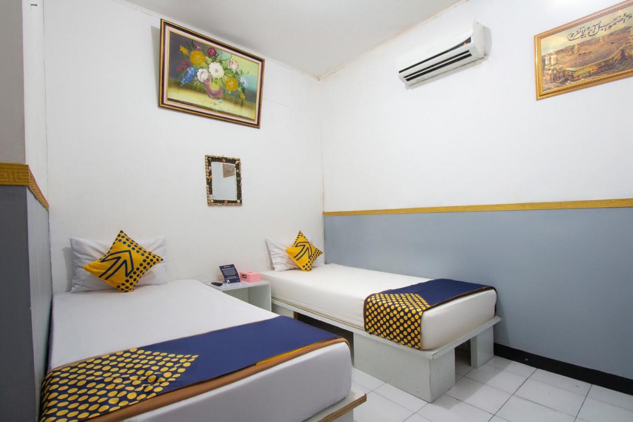 Spot On 2425 Salina Hotel Syariah Sidoarjo Exterior foto