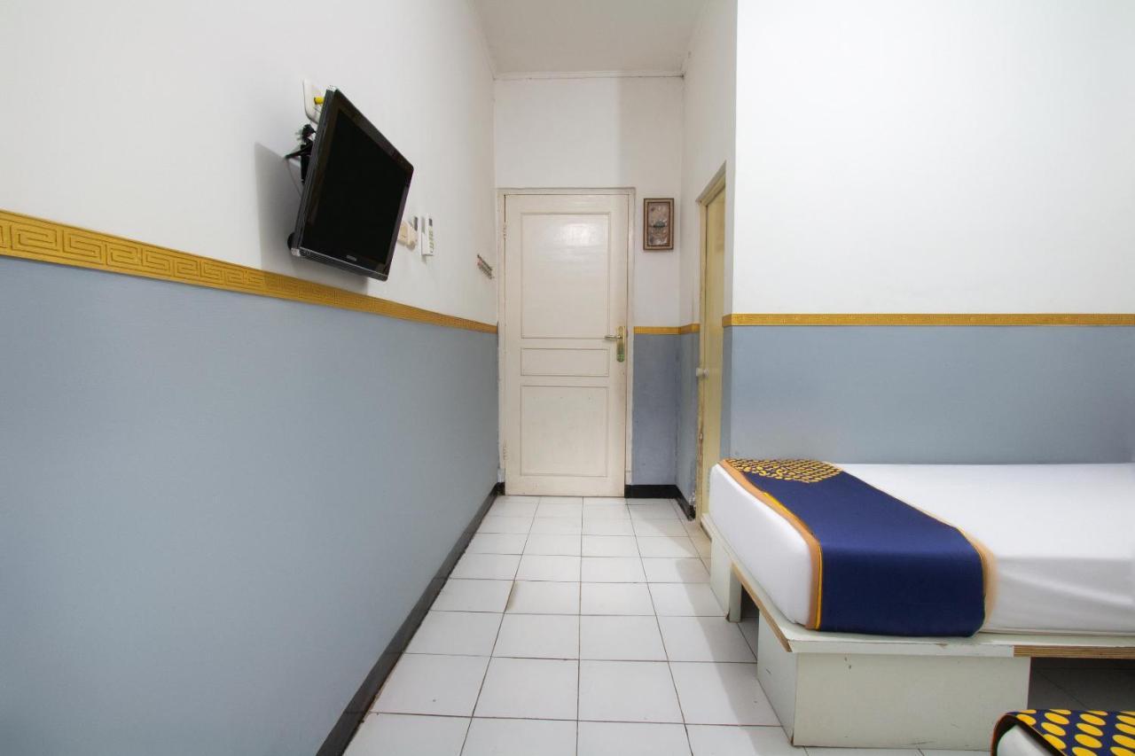 Spot On 2425 Salina Hotel Syariah Sidoarjo Exterior foto