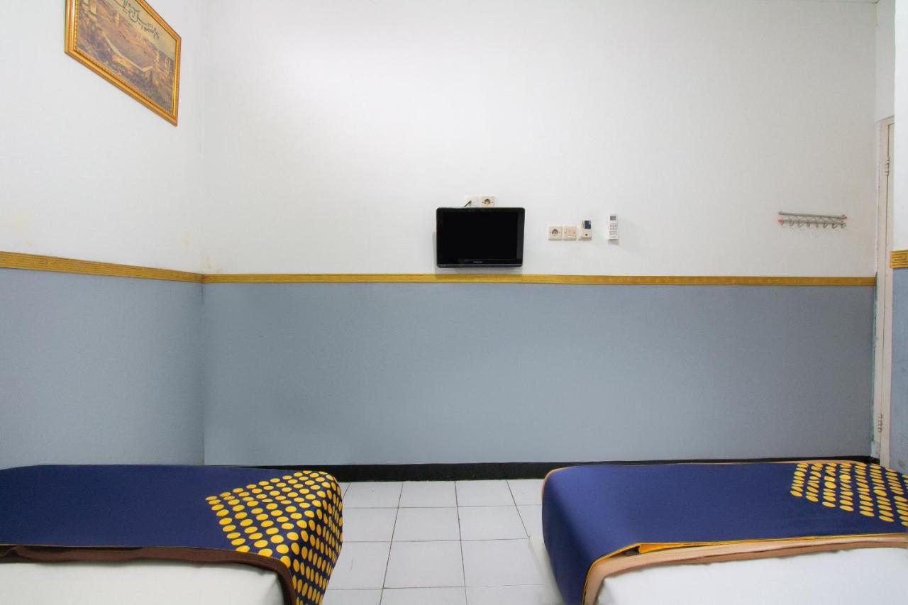 Spot On 2425 Salina Hotel Syariah Sidoarjo Exterior foto