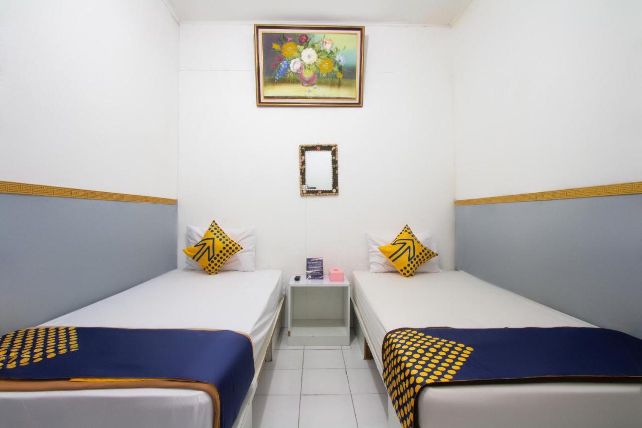 Spot On 2425 Salina Hotel Syariah Sidoarjo Exterior foto