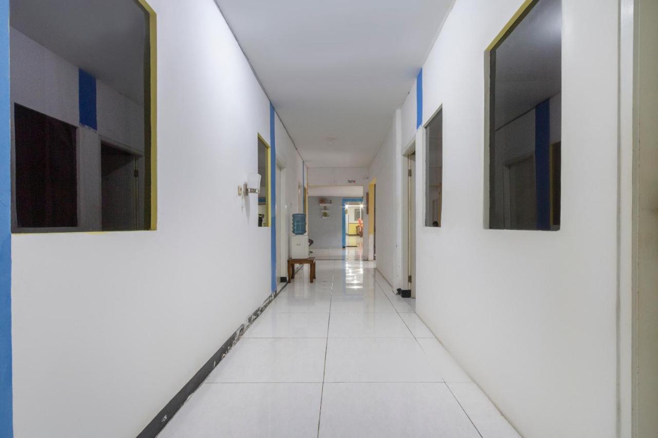 Spot On 2425 Salina Hotel Syariah Sidoarjo Exterior foto