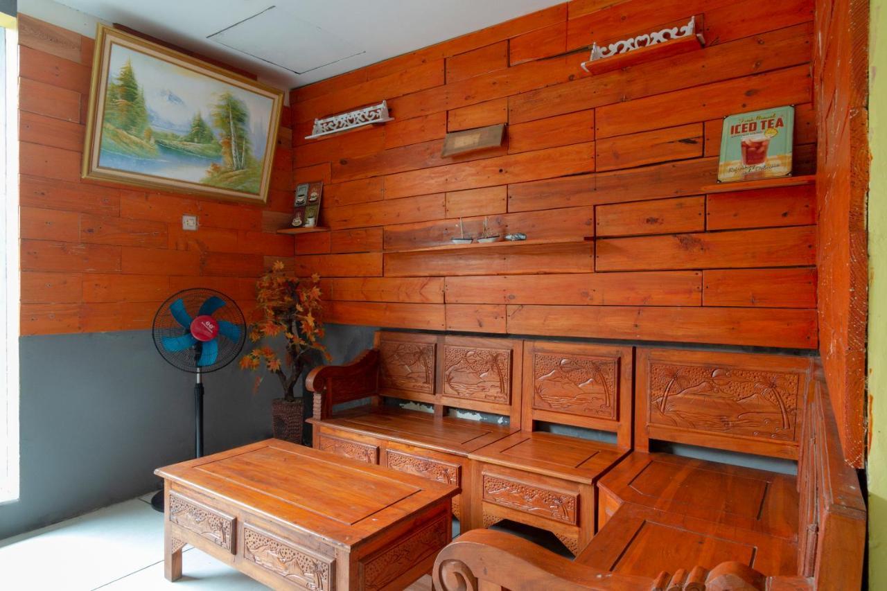 Spot On 2425 Salina Hotel Syariah Sidoarjo Exterior foto